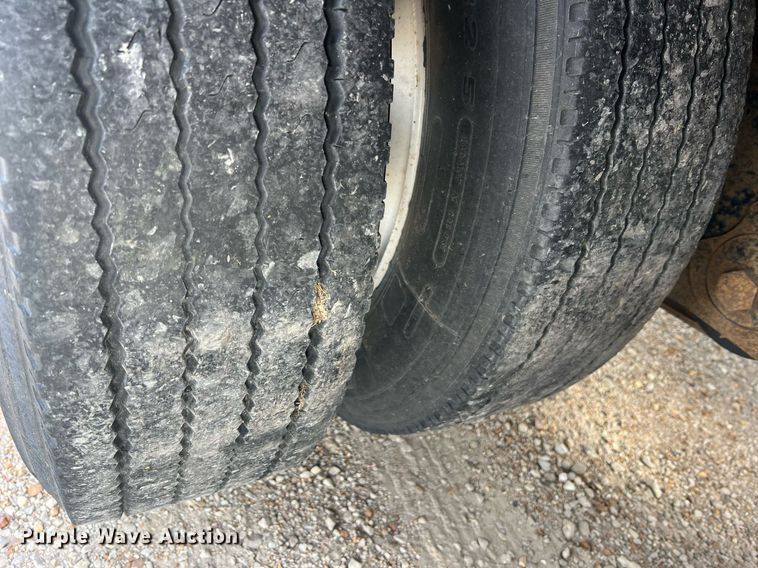 image for item NA9183 1998 Dynaweld  lowboy equipment trailer