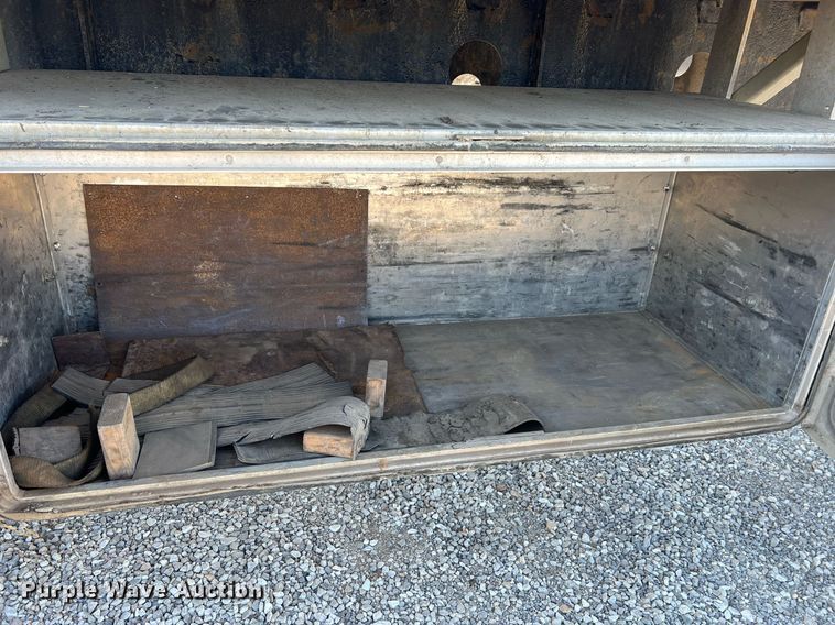 image for item NA9191 1993 Transcraft Eagle W2 45X96  flatbed trailer