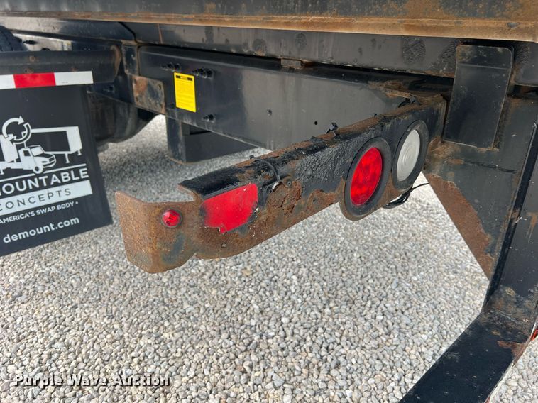 image for item NA9206 2019 Peterbilt 337 chassis lift truck