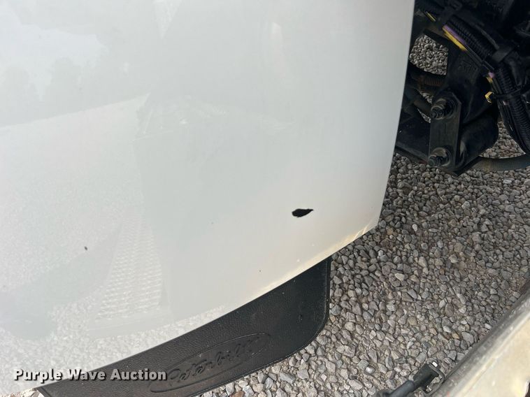 image for item NA9206 2019 Peterbilt 337 chassis lift truck