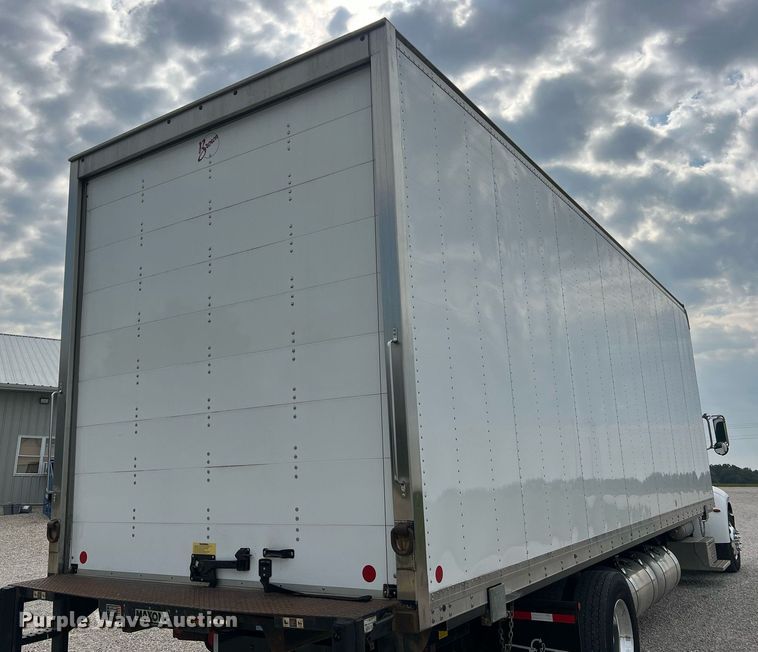 image for item NA9206 2019 Peterbilt 337 chassis lift truck