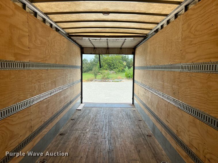 image for item NA9206 2019 Peterbilt 337 chassis lift truck