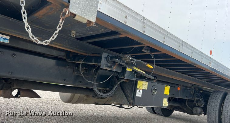 image for item NA9206 2019 Peterbilt 337 chassis lift truck