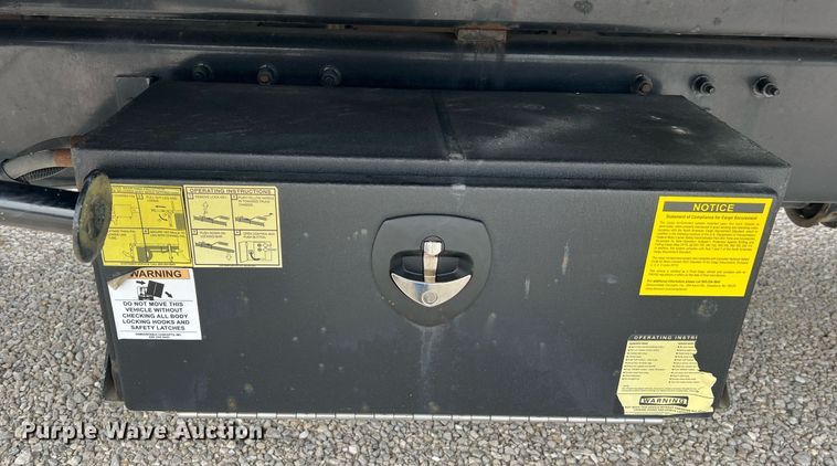 image for item NA9206 2019 Peterbilt 337 chassis lift truck