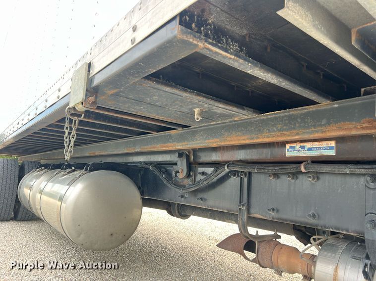 image for item NA9206 2019 Peterbilt 337 chassis lift truck