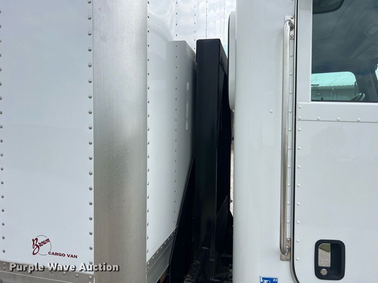 image for item NA9206 2019 Peterbilt 337 chassis lift truck