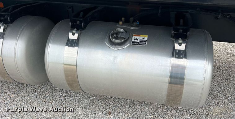 image for item NA9206 2019 Peterbilt 337 chassis lift truck