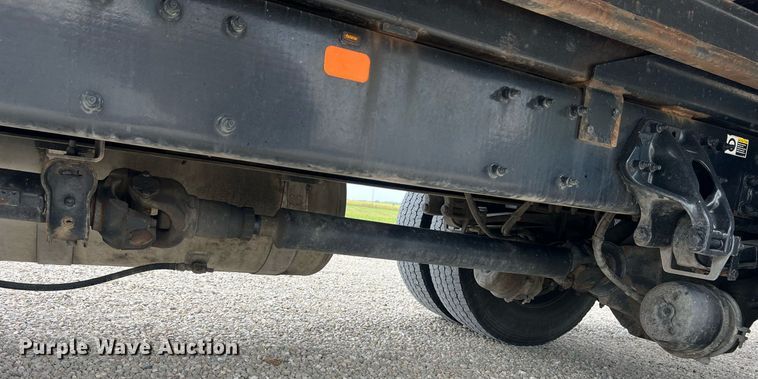 image for item NA9206 2019 Peterbilt 337 chassis lift truck