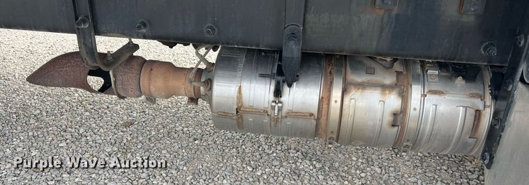 image for item NA9206 2019 Peterbilt 337 chassis lift truck