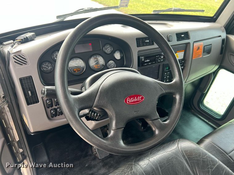 image for item NA9206 2019 Peterbilt 337 chassis lift truck