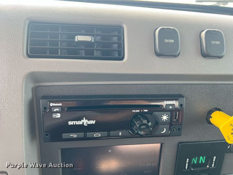 image for item NA9206 2019 Peterbilt 337 chassis lift truck