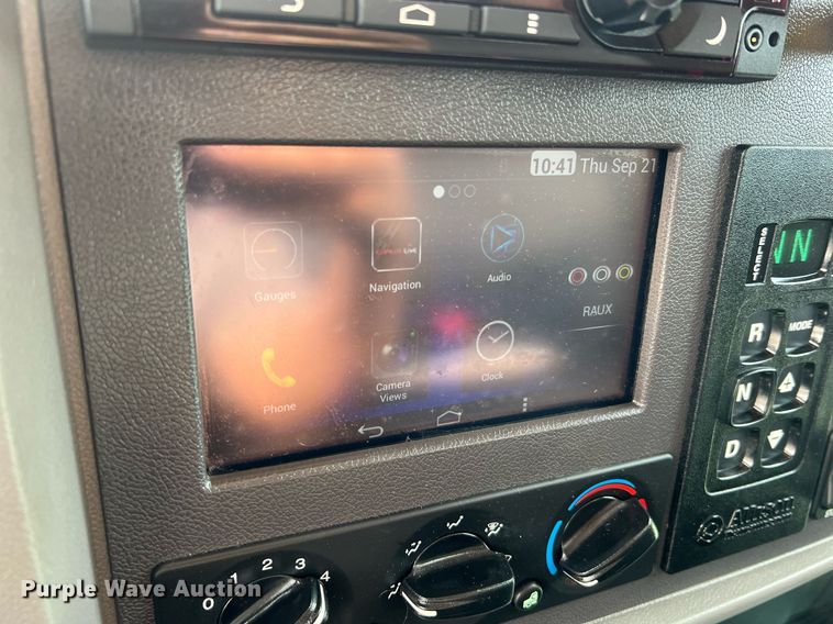 image for item NA9206 2019 Peterbilt 337 chassis lift truck