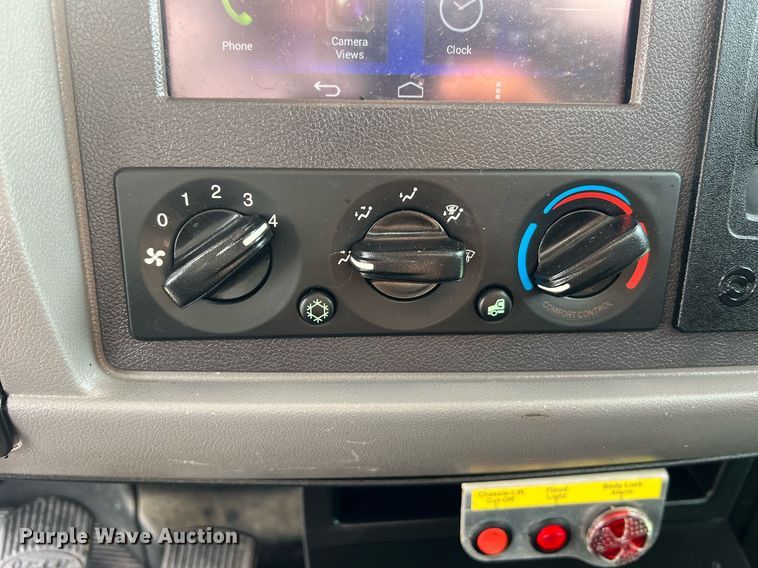 image for item NA9206 2019 Peterbilt 337 chassis lift truck