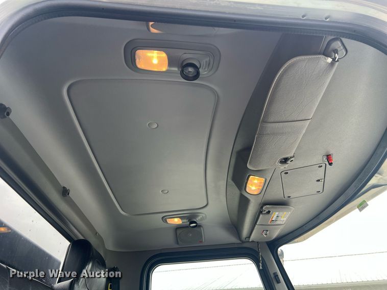 image for item NA9206 2019 Peterbilt 337 chassis lift truck