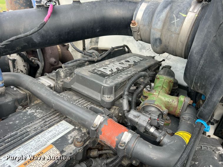 image for item NA9206 2019 Peterbilt 337 chassis lift truck