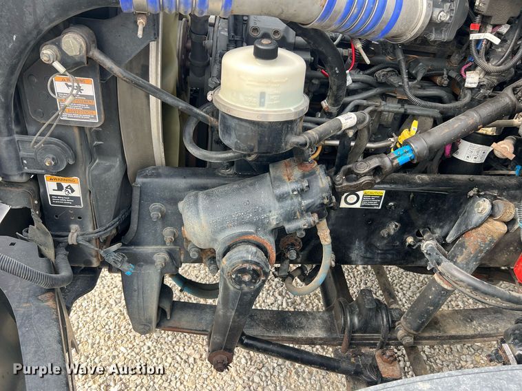 image for item NA9206 2019 Peterbilt 337 chassis lift truck