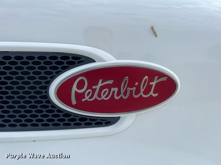 image for item NA9206 2019 Peterbilt 337 chassis lift truck