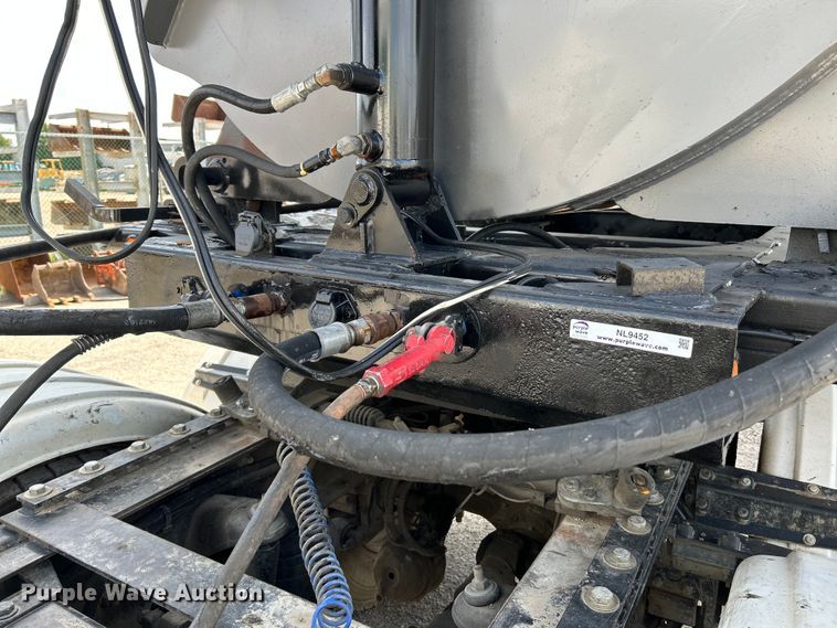 image for item NL9452 1999 Trail King TK60SSD-392  side dump trailer