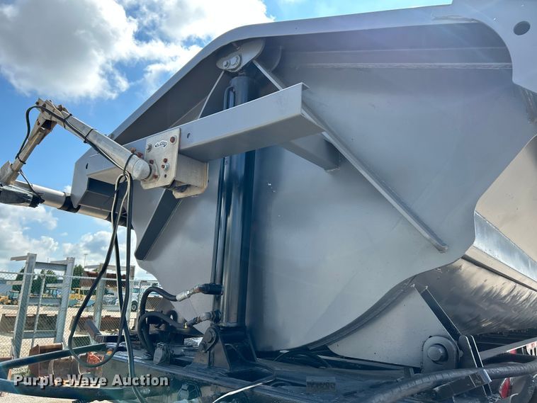 image for item NL9452 1999 Trail King TK60SSD-392  side dump trailer