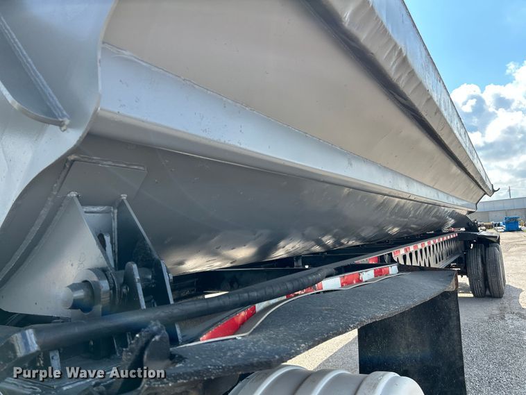 image for item NL9452 1999 Trail King TK60SSD-392  side dump trailer