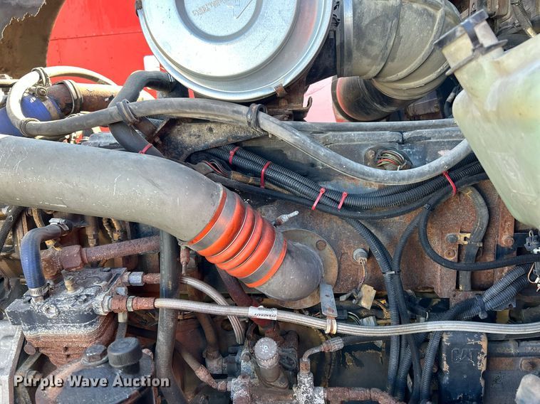 image for item NQ9814 2004 Kenworth T800  semi truck