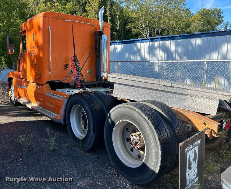 image for item NQ9815 1998 Freightliner Century Class  semi truck