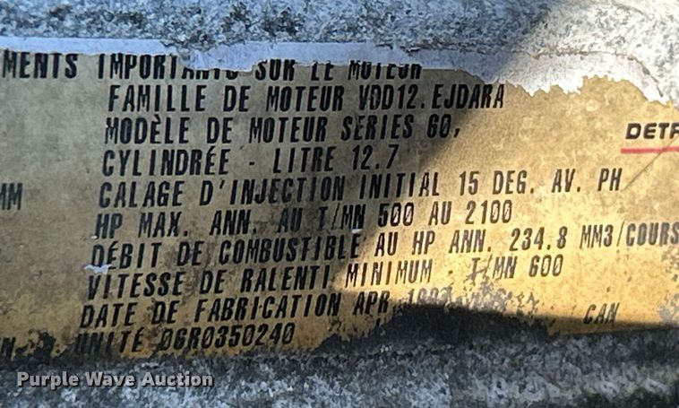 image for item NQ9815 1998 Freightliner Century Class  semi truck