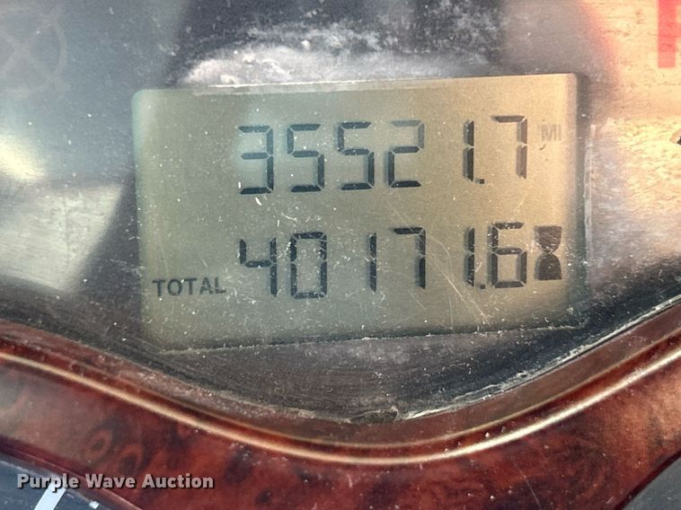 image for item NQ9819 2005 Mack CXN613  semi truck