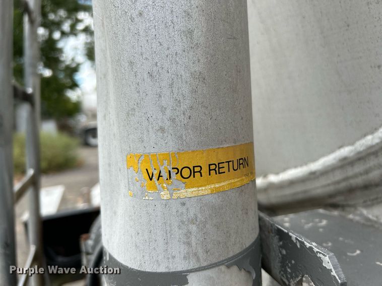 image for item NQ9820 1987 Fruehauf  tank trailer