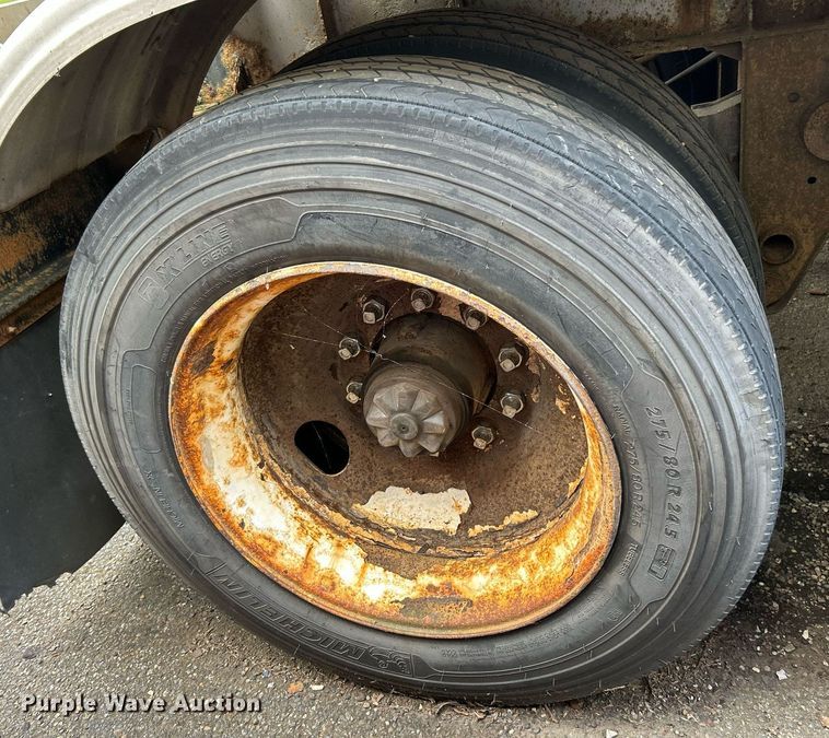 image for item NQ9820 1987 Fruehauf  tank trailer