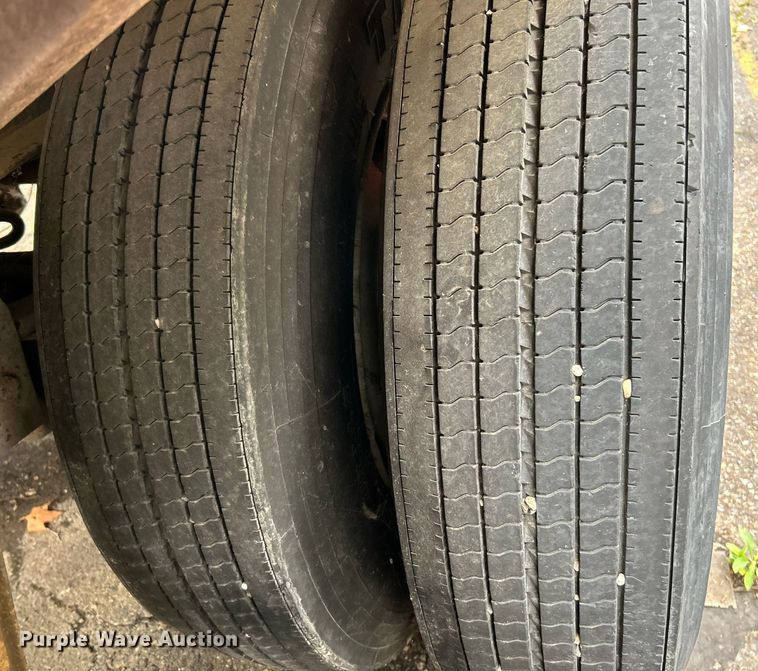 image for item NQ9820 1987 Fruehauf  tank trailer