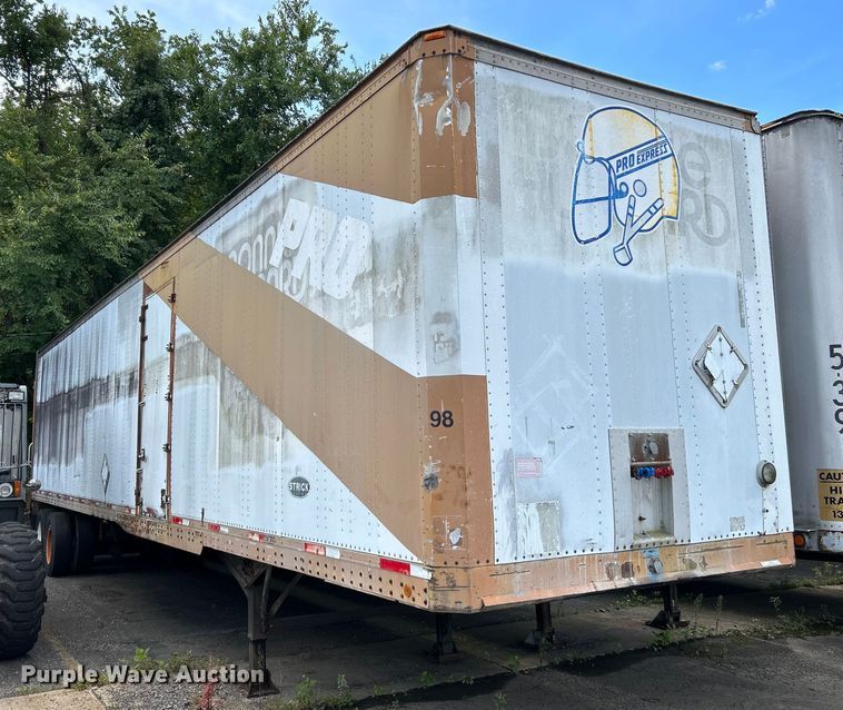 image for item NQ9822 1983 Strick  dry van trailer