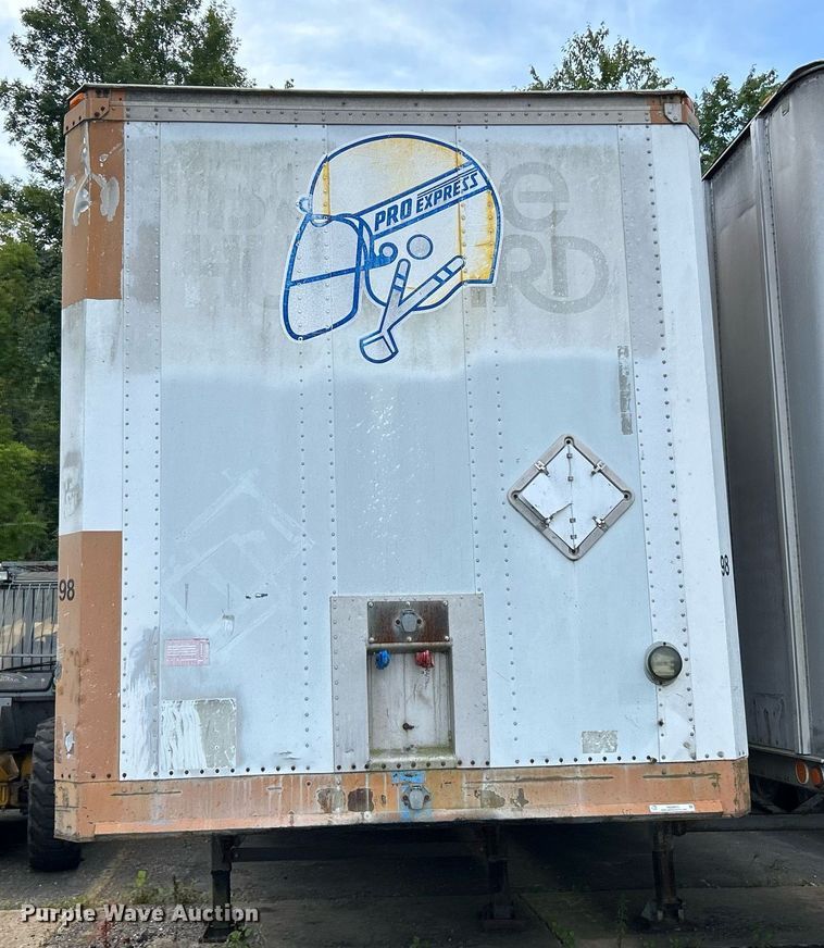 image for item NQ9822 1983 Strick  dry van trailer