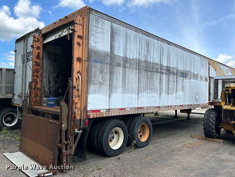 image for item NQ9822 1983 Strick  dry van trailer