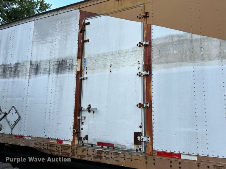 image for item NQ9822 1983 Strick  dry van trailer