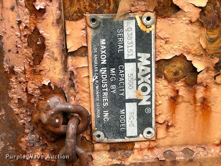 image for item NQ9822 1983 Strick  dry van trailer