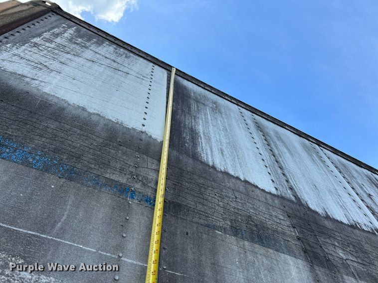 image for item NQ9822 1983 Strick  dry van trailer