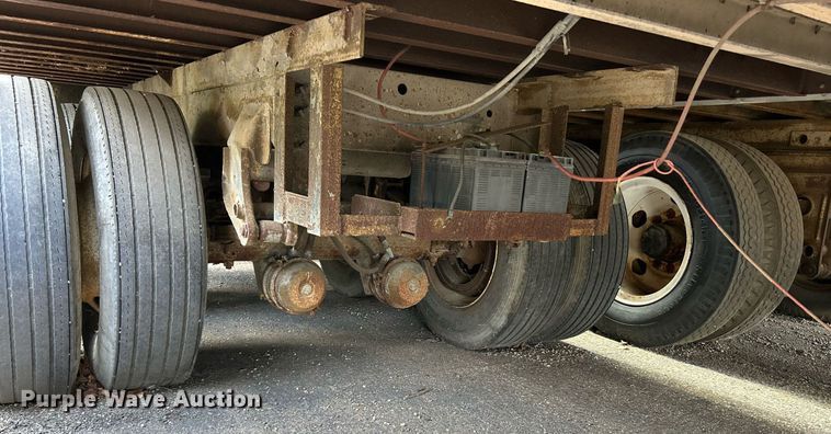 image for item NQ9822 1983 Strick  dry van trailer