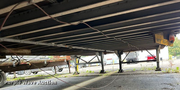 image for item NQ9822 1983 Strick  dry van trailer