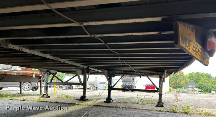 image for item NQ9822 1983 Strick  dry van trailer