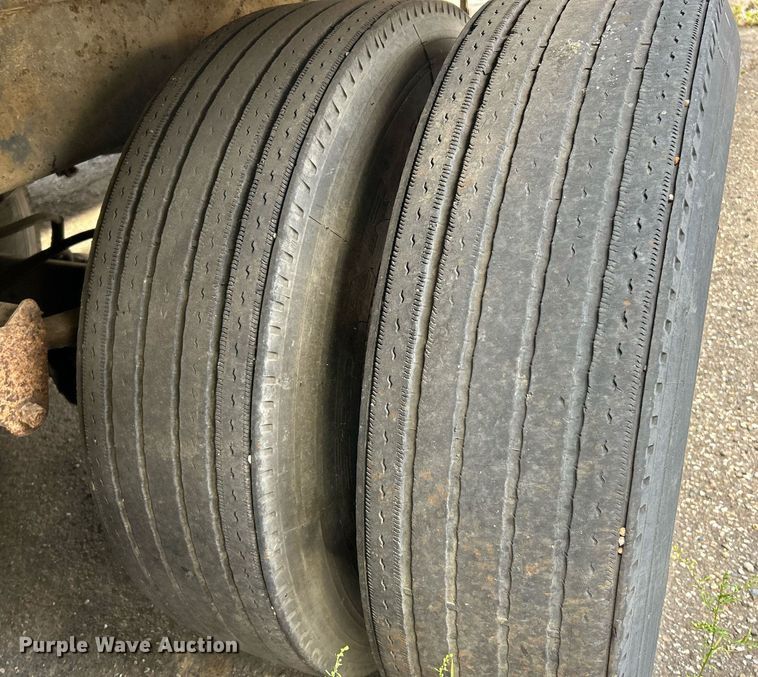 image for item NQ9822 1983 Strick  dry van trailer