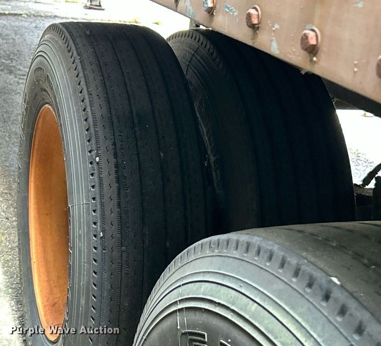 image for item NQ9822 1983 Strick  dry van trailer