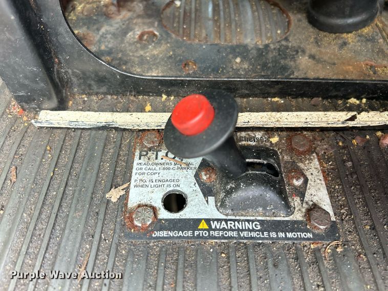 image for item NQ9825 2000 Freightliner Century Class  semi truck