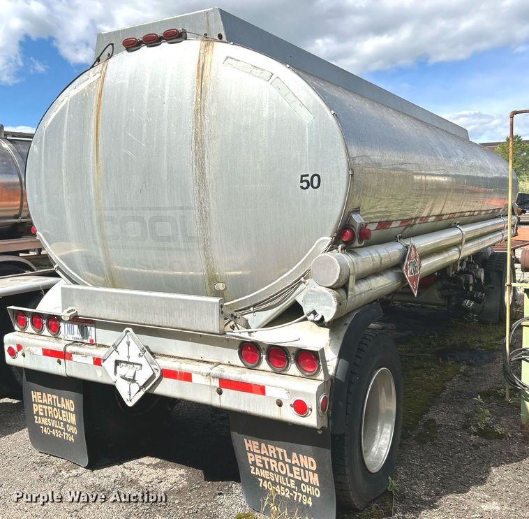 image for item NQ9826 1983 Clough  tank trailer
