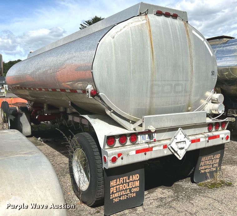 image for item NQ9826 1983 Clough  tank trailer