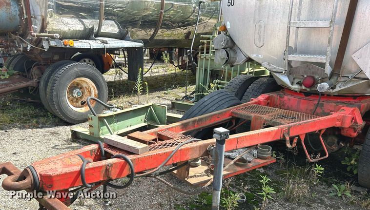 image for item NQ9826 1983 Clough  tank trailer