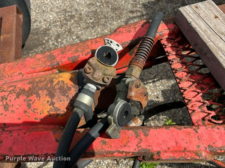 image for item NQ9826 1983 Clough  tank trailer