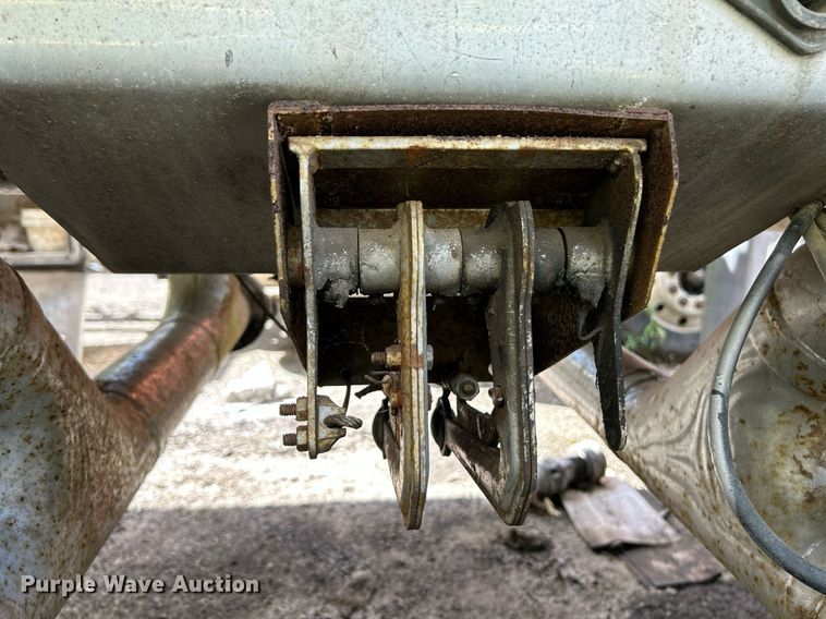 image for item NQ9826 1983 Clough  tank trailer