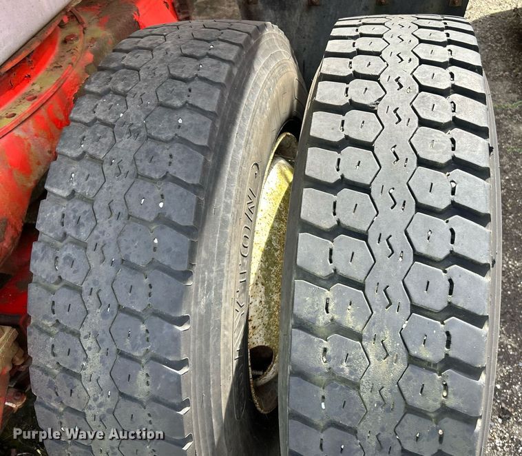 image for item NQ9826 1983 Clough  tank trailer