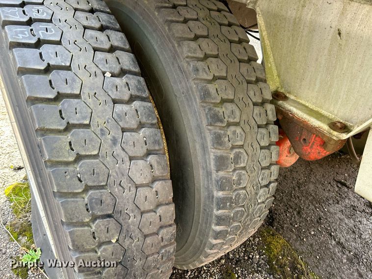 image for item NQ9826 1983 Clough  tank trailer